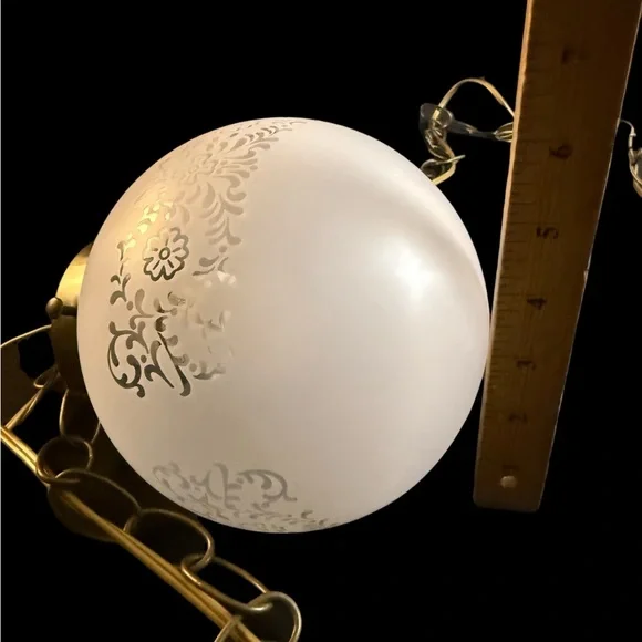 VTG 6 Inch Globe Hanging Lamp MCM Frosted Glass Floral With On-Off Switch WORKS - Picture 9 of 10